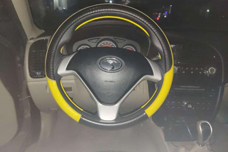 Used Soueast V3 Lingyue 2014 1.5L Manual Entry-Level Version Steering Wheel