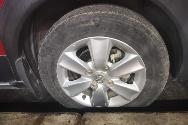 Used Nissan Livina 2010 JINRUI Edition 1.6L Automatic Standard Model
