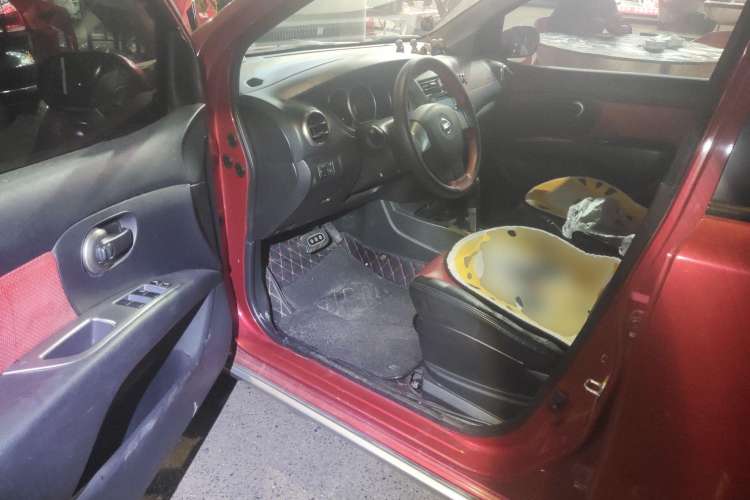 Used Nissan Livina 2010 JINRUI Edition 1.6L Automatic Standard Model
