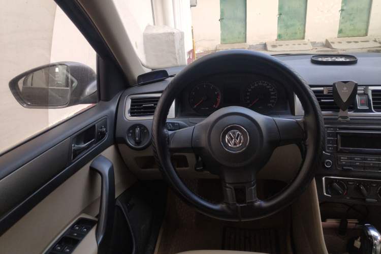 Used Volkswagen Santana 2013 1.6L Automatic Comfort Edition