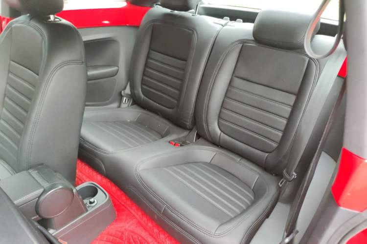 Used Volkswagen Beetle 2015 180TSI model
