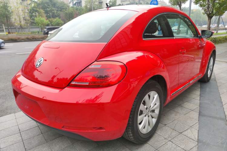Used Volkswagen Beetle 2015 180TSI model
