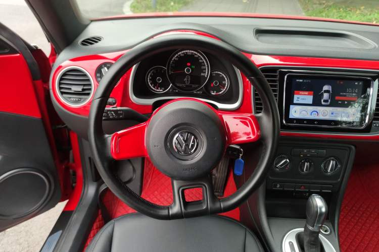 Used Volkswagen Beetle 2015 180TSI model
