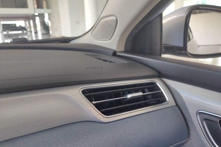 Used Rising ER6 2020 620 km Smart Edition
