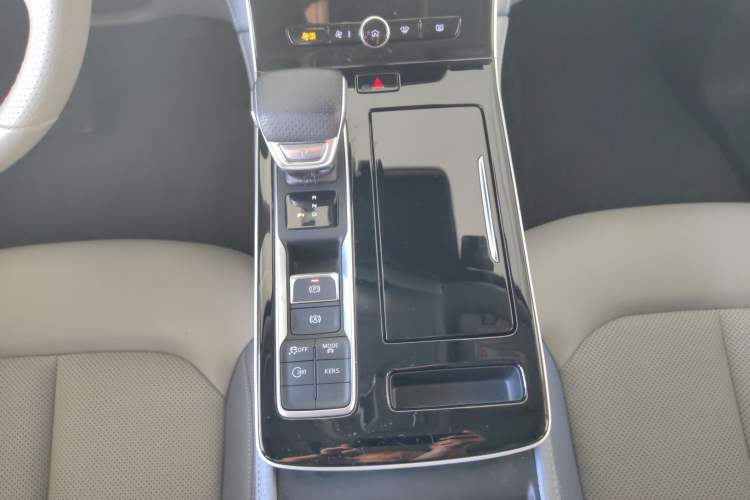 Used Rising ER6 2020 620 km Smart Edition
