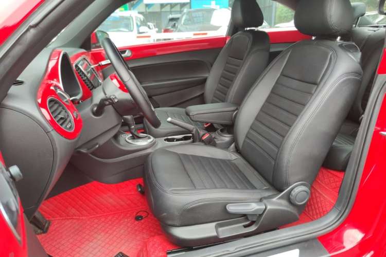 Used Volkswagen Beetle 2015 180TSI model
