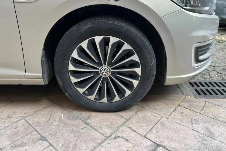 Used Volkswagen Lavida Pure Electric 2019 Enjoyment Edition Right Front Wheel Hub