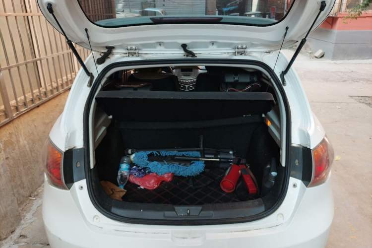 Used Oley Oley 2014 Hatchback 1.5L Manual Comfort Model
