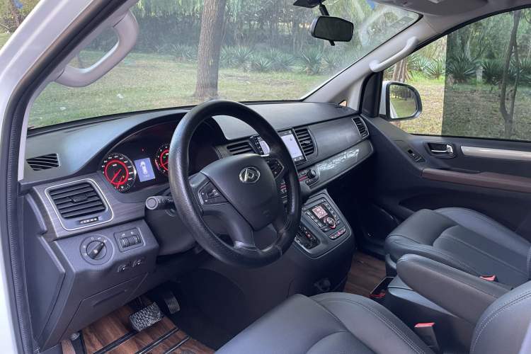 Used SAIC MAXUS G10 2019 Facelift PLUS 2.0T Automatic Elite Edition China VI