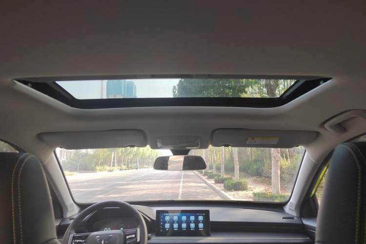 Used Wuling Alvez 2022 1.5T CVT Trendy & Cool Edition
