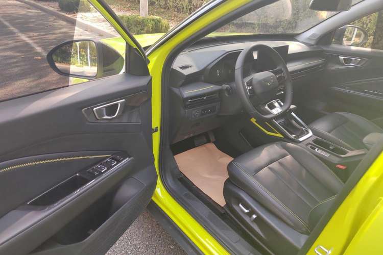 Used Wuling Alvez 2022 1.5T CVT Trendy & Cool Edition
