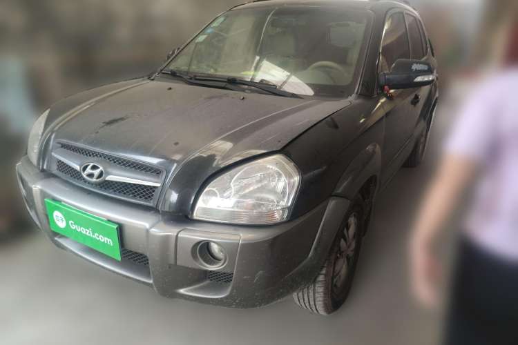 Used Hyundai Tucson 2009 2.0L Automatic Two-Wheel Drive with Sunroof