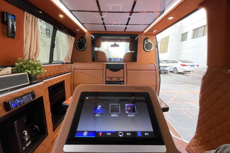 Used Volkswagen Caravelle 2017 2.0 TSI 4x4 Luxury Edition 7-Seater