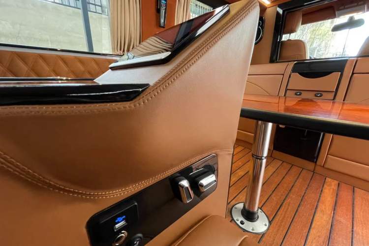 Used Volkswagen Caravelle 2017 2.0 TSI 4x4 Luxury Edition 7-Seater