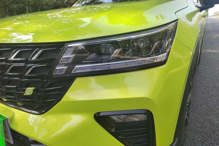 Used Wuling Alvez 2022 1.5T CVT Trendy & Cool Edition
