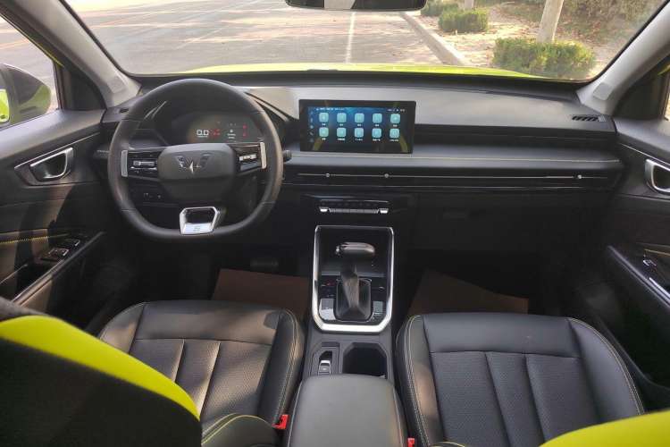 Used Wuling Alvez 2022 1.5T CVT Trendy & Cool Edition
