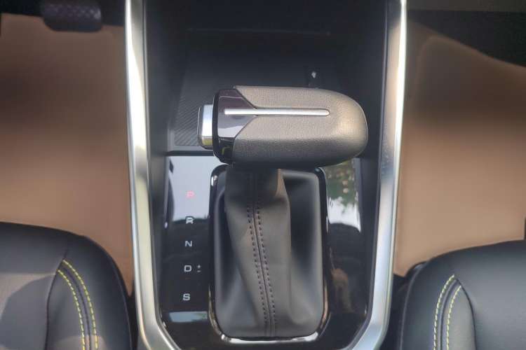 Used Wuling Alvez 2022 1.5T CVT Trendy & Cool Edition
