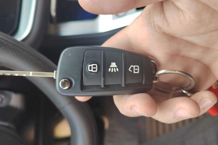 Used JETOUR X70 2022 1.5T Manual Le Xing Edition 7 Seats Vehicle Key