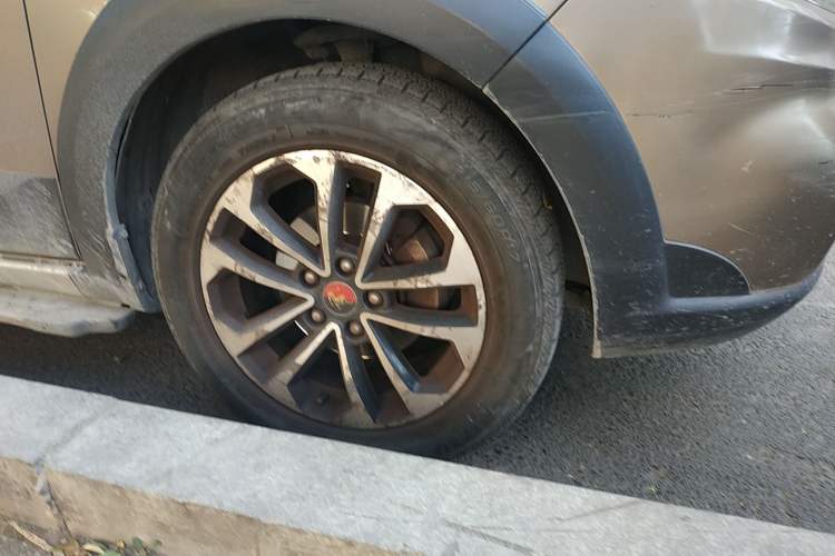 Used FORTHING Joyear X5 2013 1.6L Manual Luxury Model