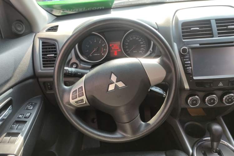 Used Mitsubishi ASX 2012 2.0 Front-Wheel-Drive Xuan Yue Navigation Edition
