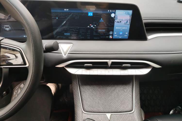 Used Venucia V 2021 260T Idol Edition
