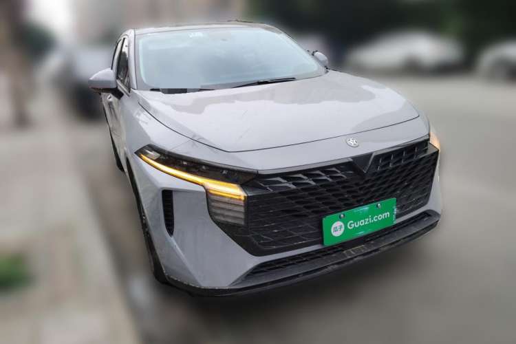 Used Venucia V 2021 260T Idol Edition
