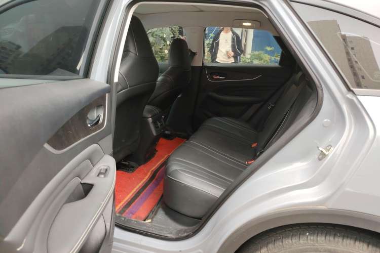 Used Venucia V 2021 260T Idol Edition
