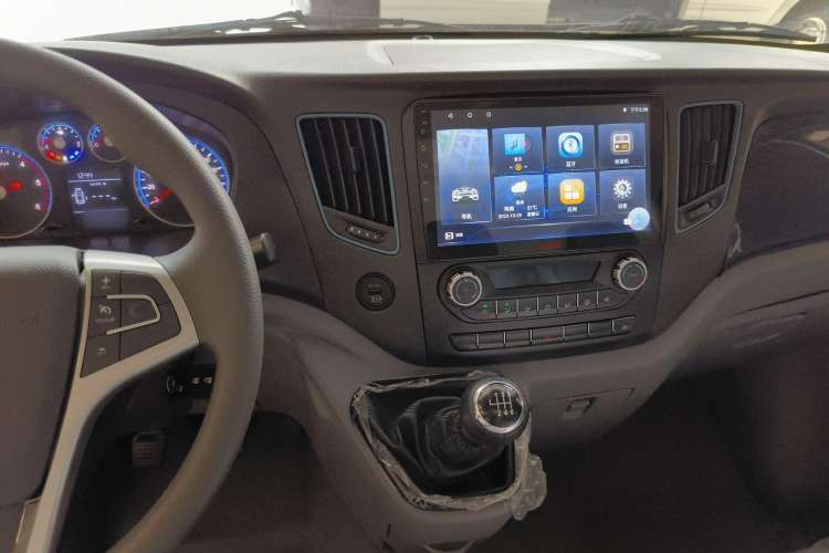 Used Foton Toano 2023 2.0T Manual Jixiang Van Long Wheelbase Mid-Height Rear Single Tire 3-Seater
