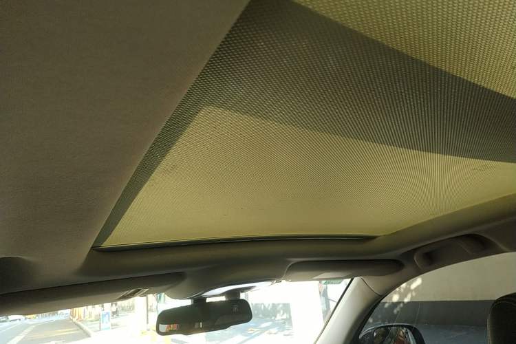 Used BYD Song New Energy 2017 Song DM 1.5TID All-Wheel Drive Luxury Model Headliner