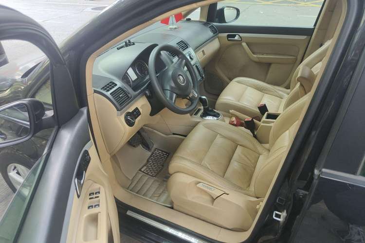 Used Volkswagen Touran 2011 1.4T DSG Zhiya Edition 5 Seats