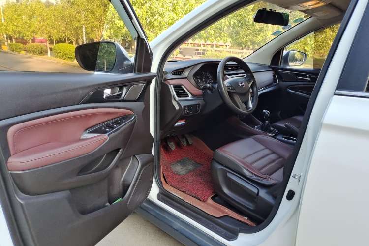 Used Changan Lingxuan 2017 1.5T Manual Joyful & Happy Model