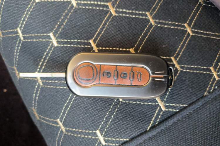 Used Iveco  2021 3.0T Automatic Chaorui Short Wheelbase High-Roof Side-Sliding Door F1C