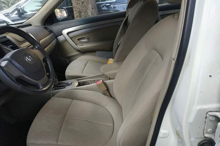 Used Dongfeng Aeolus A60 2014 1.6L Automatic Luxury Model