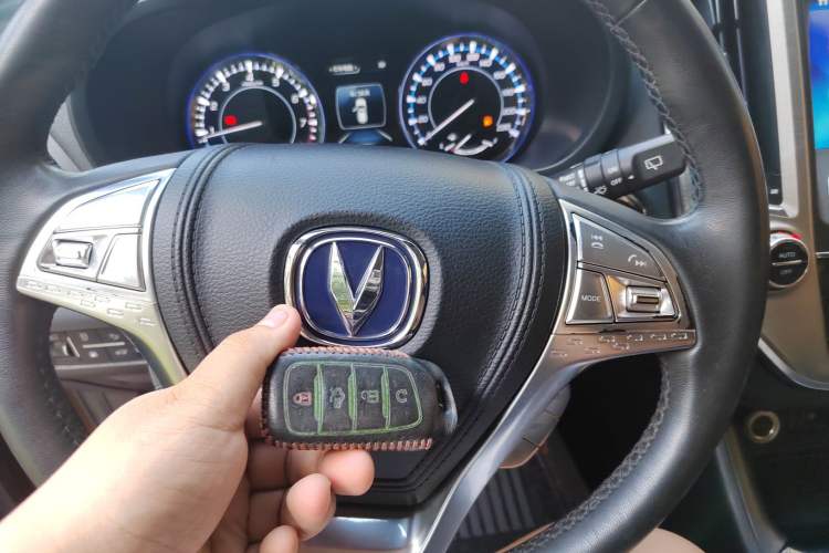 Used CHANGAN CS95 2017 2.0T Four-Wheel Drive ZhiZun Edition