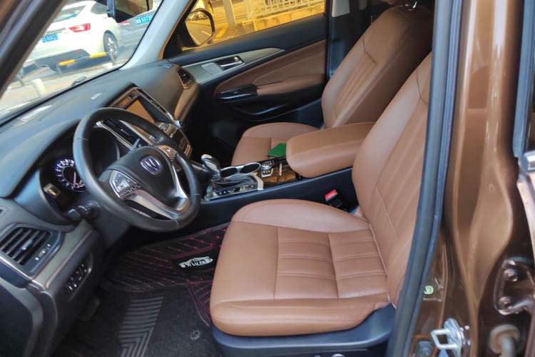 Used CHANGAN CS95 2017 2.0T Four-Wheel Drive ZhiZun Edition