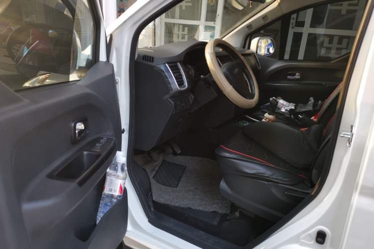 Used SRM Gold Hiace M Classic 2022 1.5L Engineering Lion Passenger Vehicle 6 Seats
