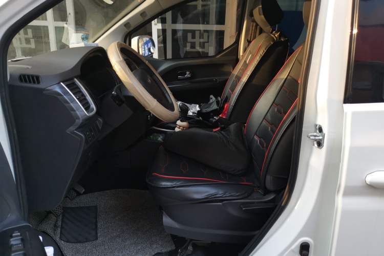 Used SRM Gold Hiace M Classic 2022 1.5L Engineering Lion Passenger Vehicle 6 Seats
