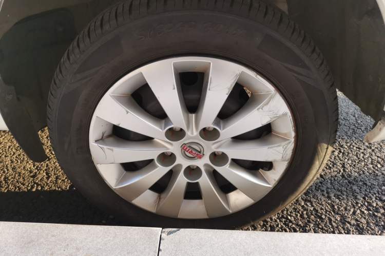 Used SRM Gold Hiace M Classic 2022 1.5L Engineering Lion Passenger Vehicle 6 Seats
