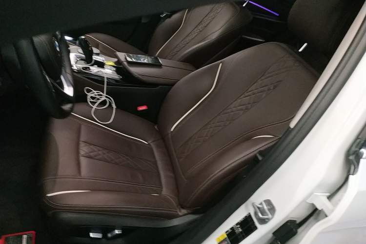 Used BMW 5 Series New Energy 2020 Mileage Upgrade Version 530Le Luxury Package
