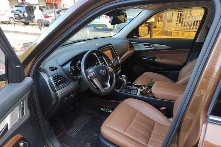 Used CHANGAN CS95 2017 2.0T Four-Wheel Drive ZhiZun Edition