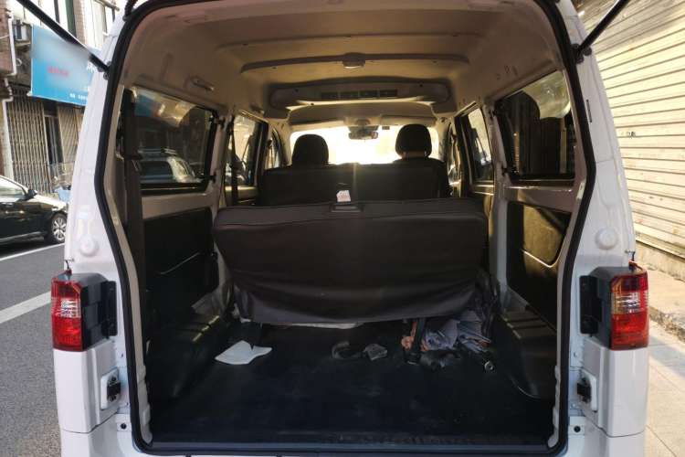 Used SRM Gold Hiace M Classic 2022 1.5L Engineering Lion Passenger Vehicle 6 Seats
