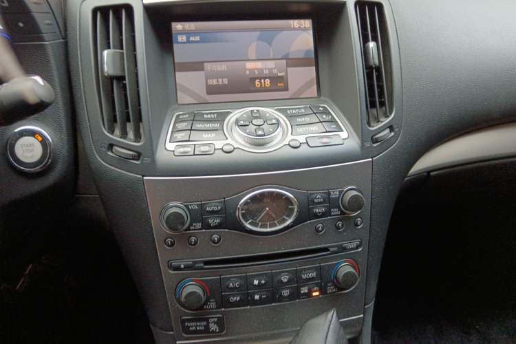 Used Infiniti G Series 2013 G25 Sedan Luxury Sport Edition Audio And AC Panel