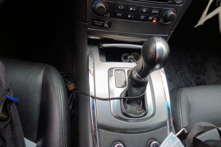 Used Infiniti G Series 2013 G25 Sedan Luxury Sport Edition Gear Lever