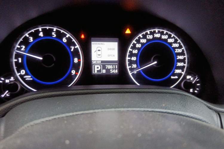 Used Infiniti G Series 2013 G25 Sedan Luxury Sport Edition Odometer Close Up