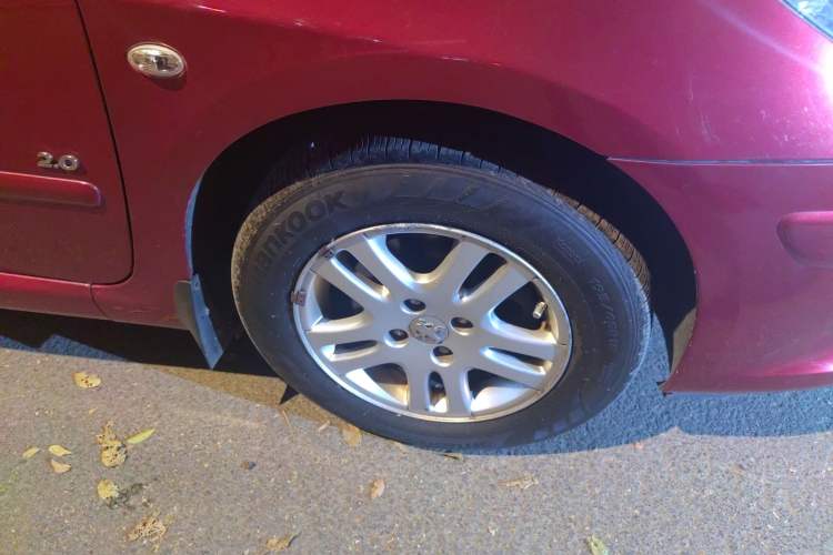 Used Peugeot 307 2008 Hatchback 2.0L Automatic Deluxe Edition Right Front Wheel Hub