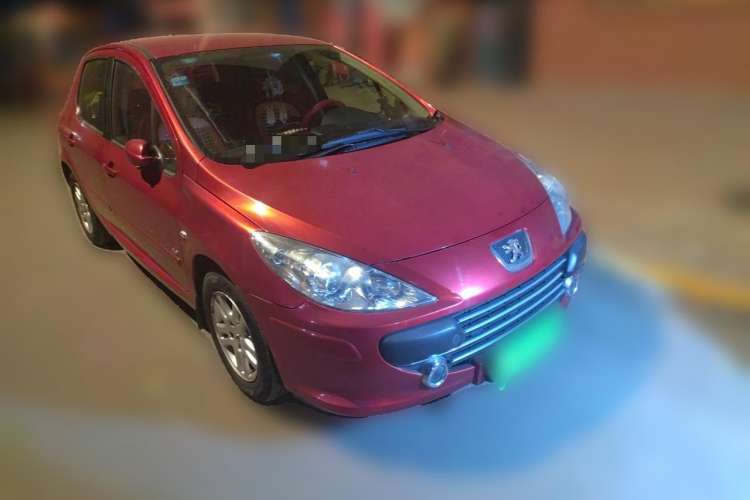 Used Peugeot 307 2008 Hatchback 2.0L Automatic Deluxe Edition Front Right 45 Deg