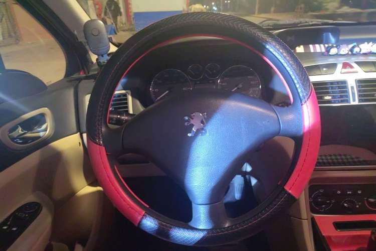 Used Peugeot 307 2008 Hatchback 2.0L Automatic Deluxe Edition Steering Wheel