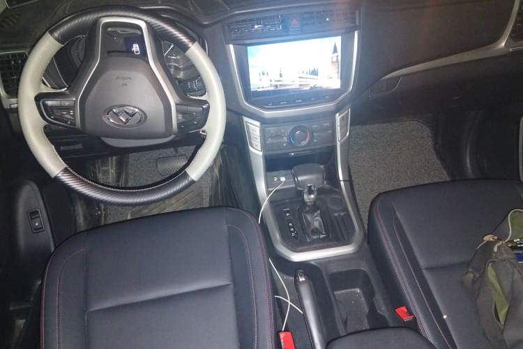 Used SAIC MAXUS T60 2017 2.0T Gasoline Automatic Two-Wheel Drive High-Ride Elite Standard Cabin