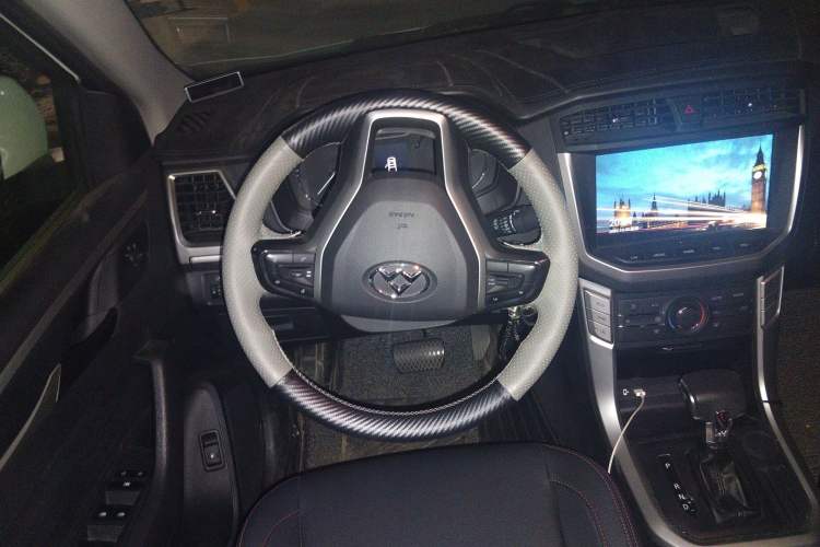 Used SAIC MAXUS T60 2017 2.0T Gasoline Automatic Two-Wheel Drive High-Ride Elite Standard Cabin