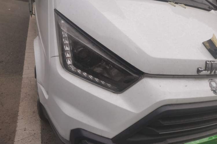 Used JMC Transit 2017 2.8T Commercial Version Short Wheelbase Mid-Roof 6/7/8-Seater JX493